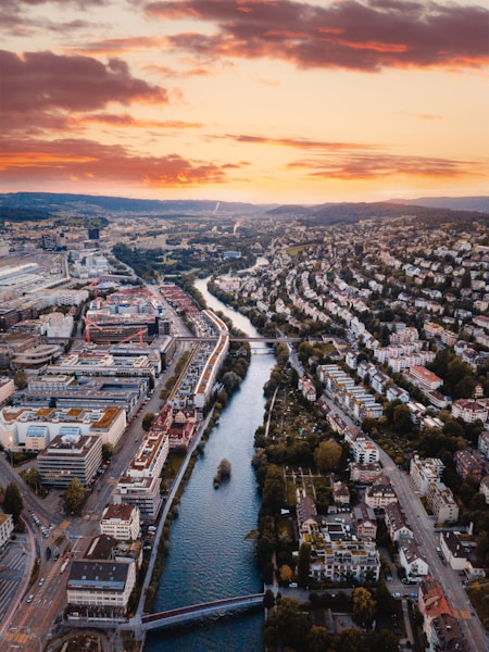Zürich Luftaufnahme mit See und Altstadt