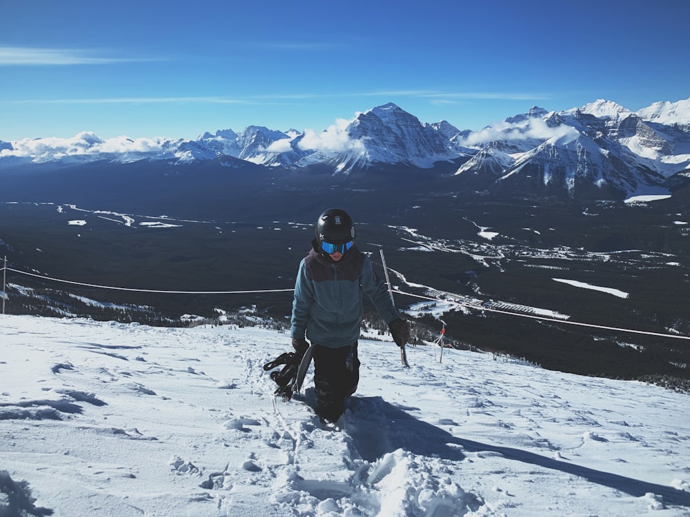 man skiing during daytime