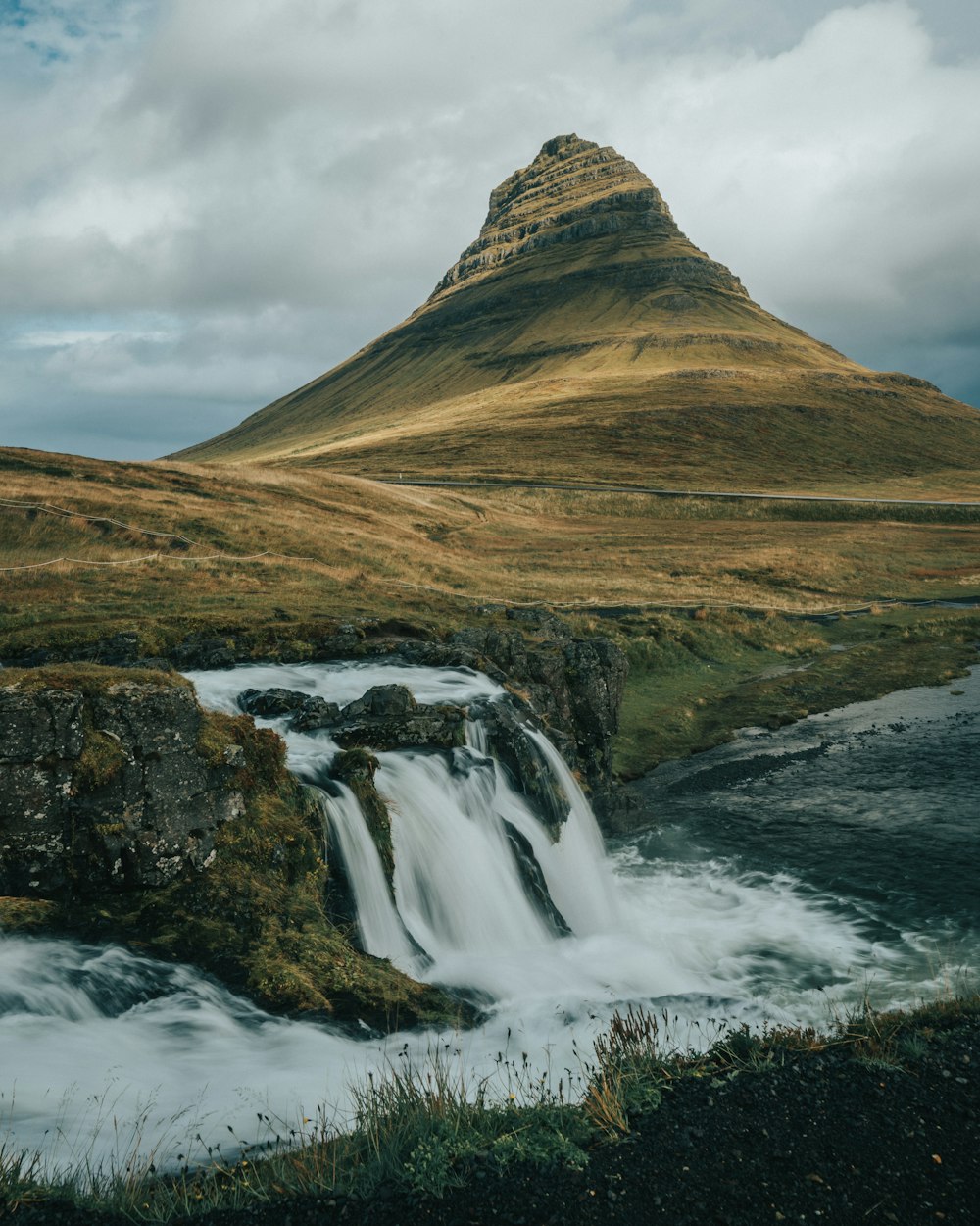 time-lapse photograph of waterfalls