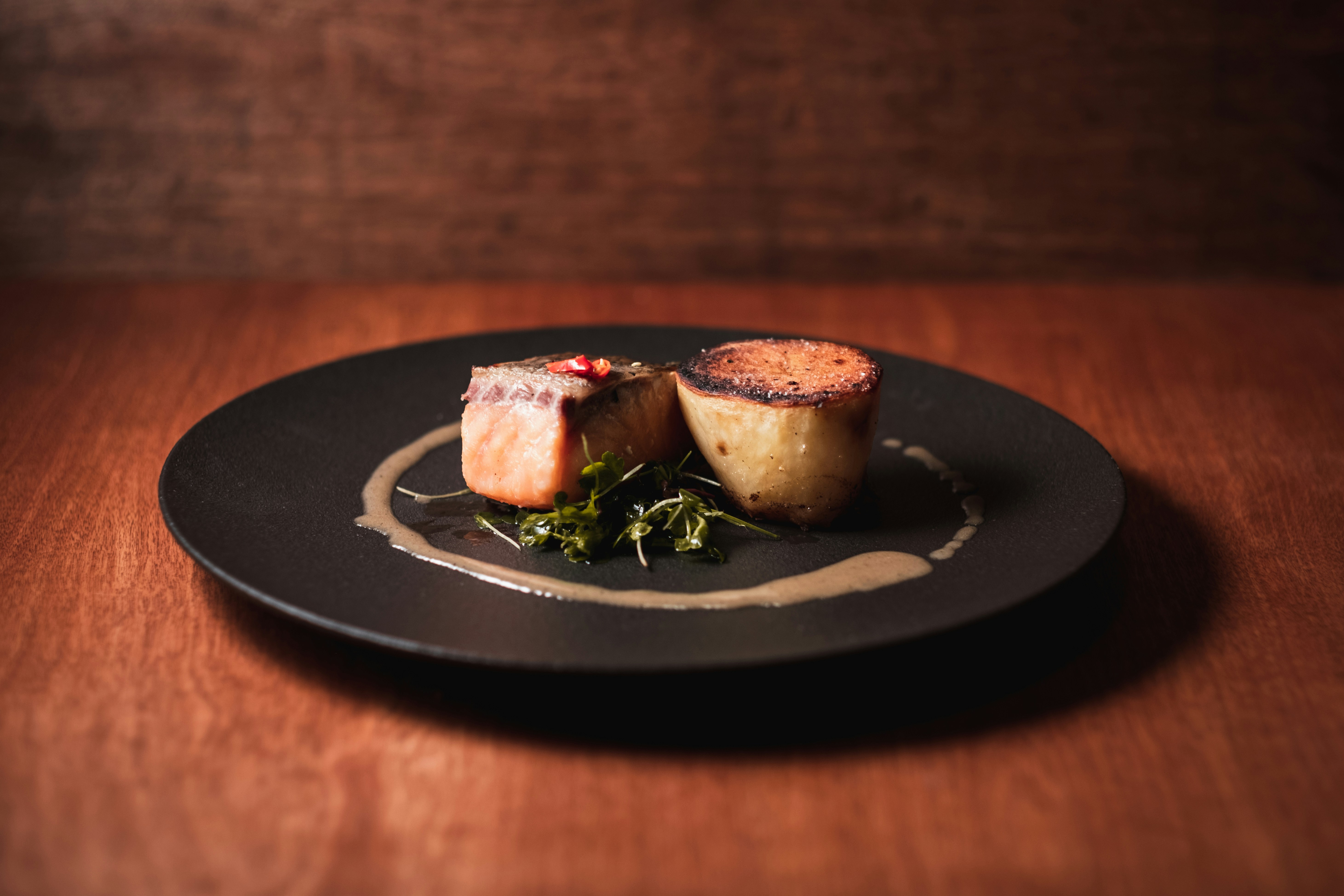 Gekochtes Dessert auf dem Teller