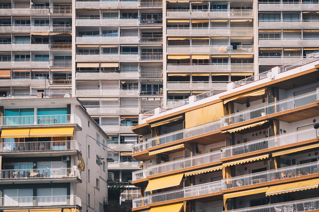 close-up photography of buildings during daytime