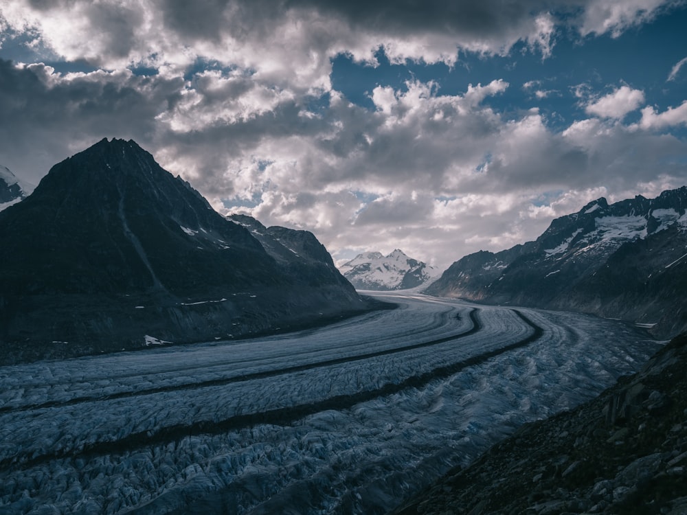 grey mountain during daytime