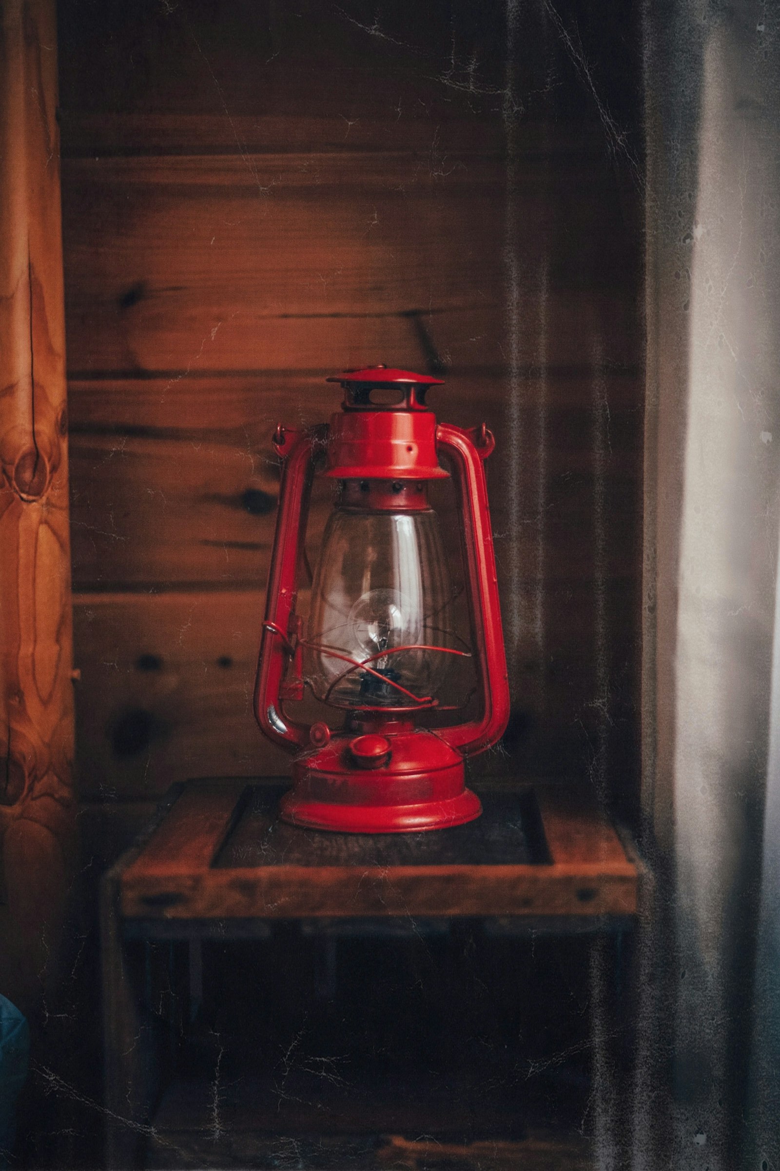 Canon EOS 5D + Canon EF 50mm F1.4 USM sample photo. Red lantern lamp on photography