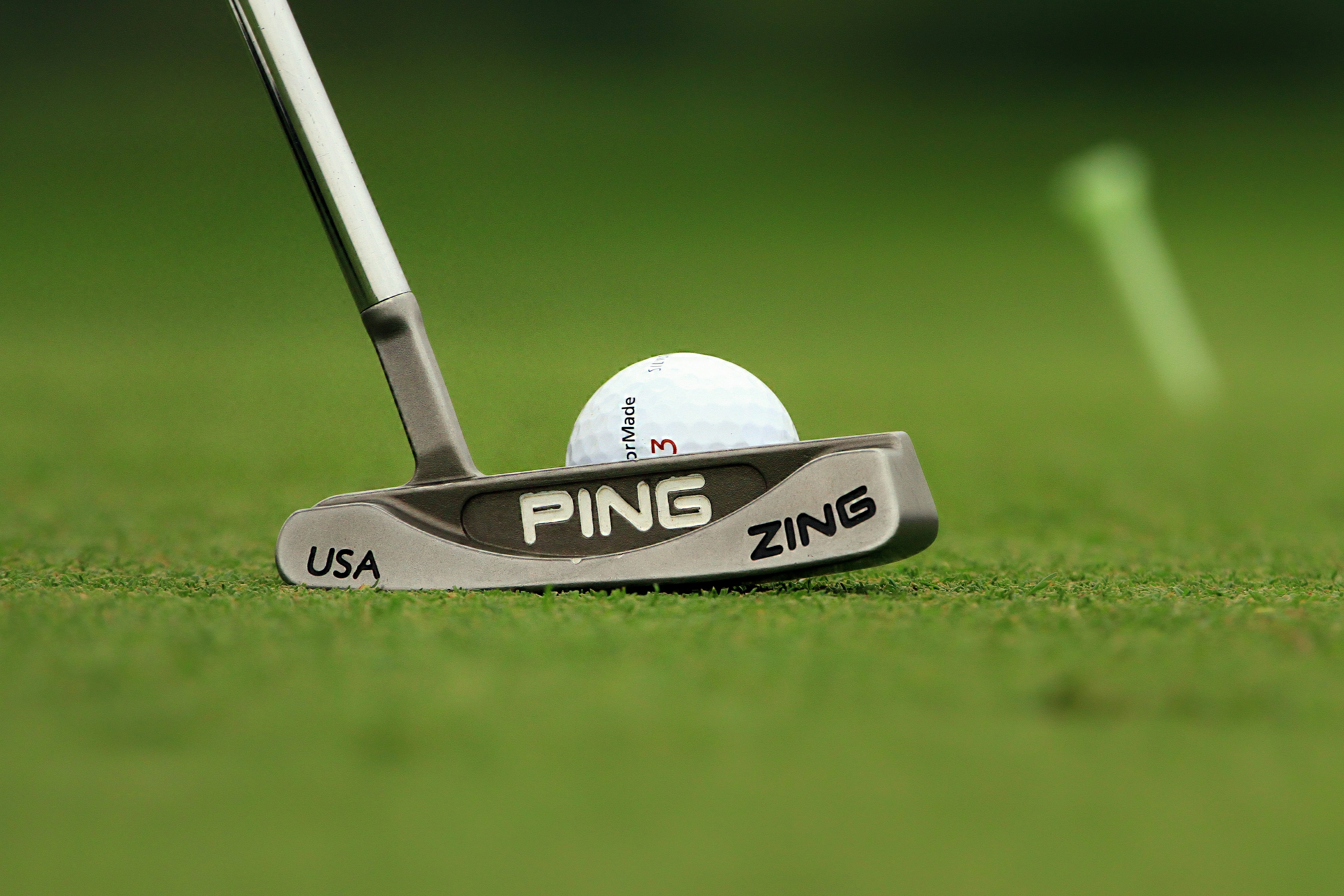 grey Pink golf putter