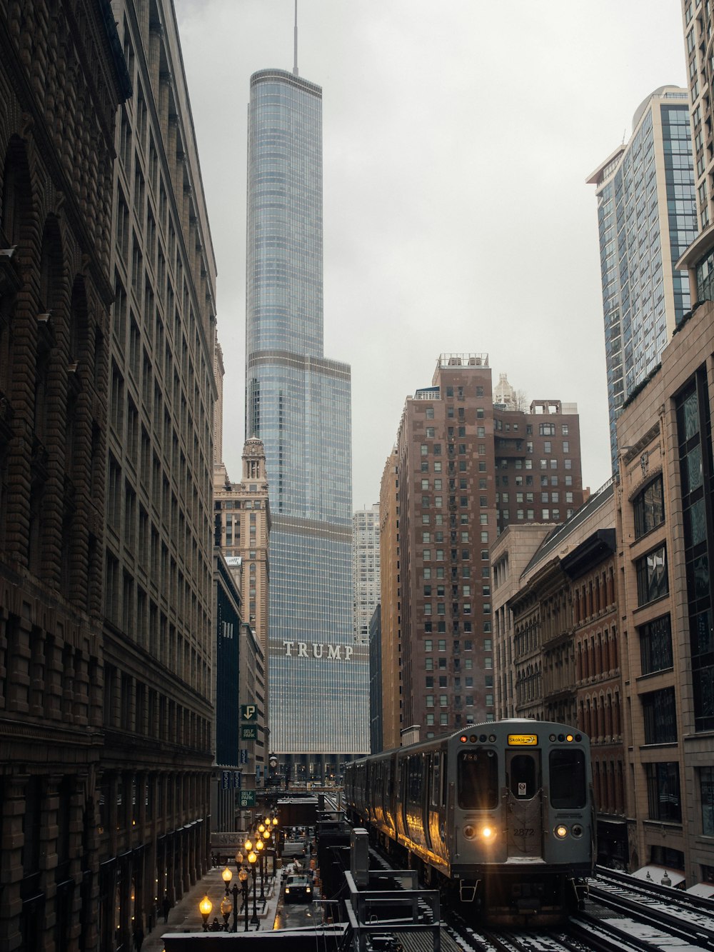 powered-on city lights photo – Free Chicago Image on Unsplash