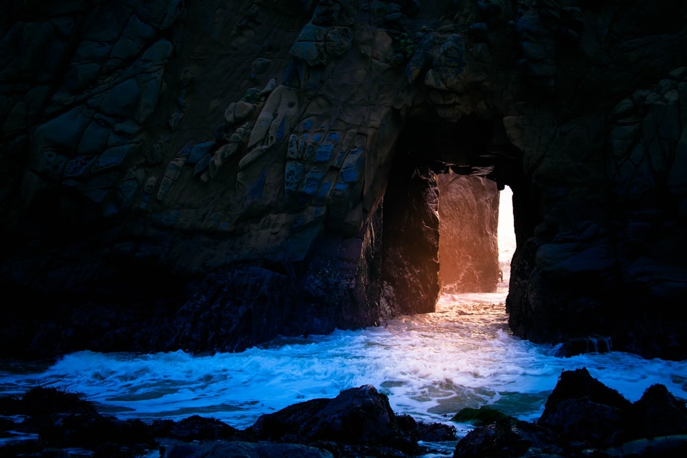caverna do mar marrom