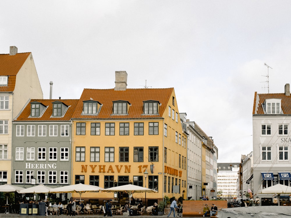 Edificio in cemento armato Nyhavn 17 durante il giorno