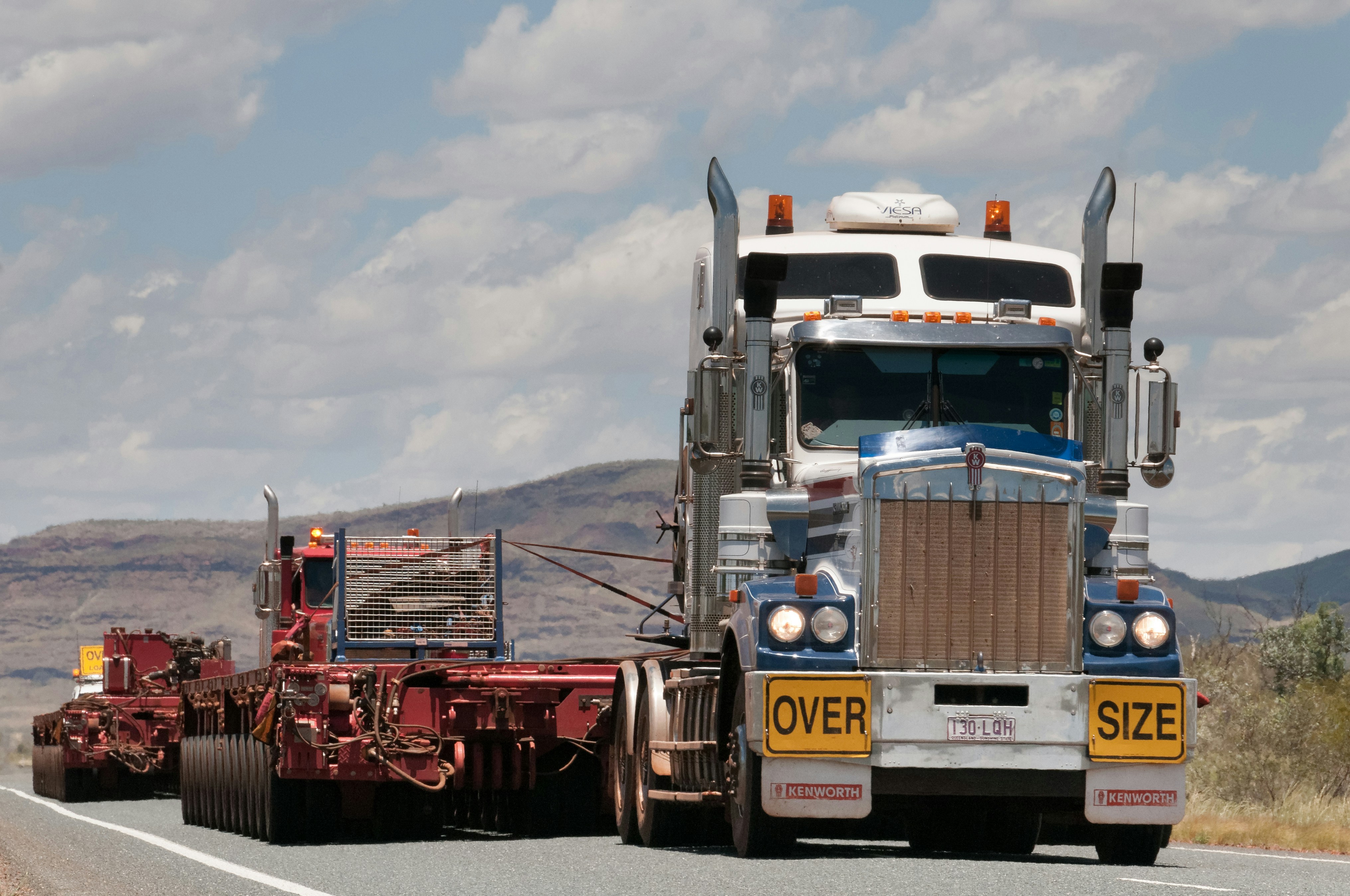 特种货物运输服务：超尺寸与危险品运输的全方位解决方案