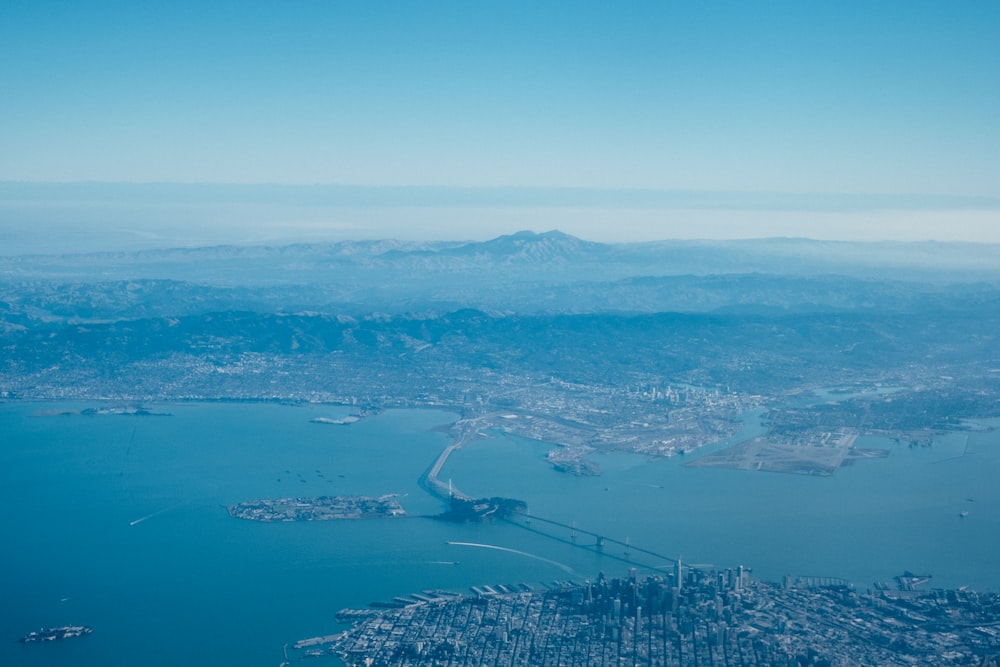 Vista aérea de los edificios de la ciudad durante el día