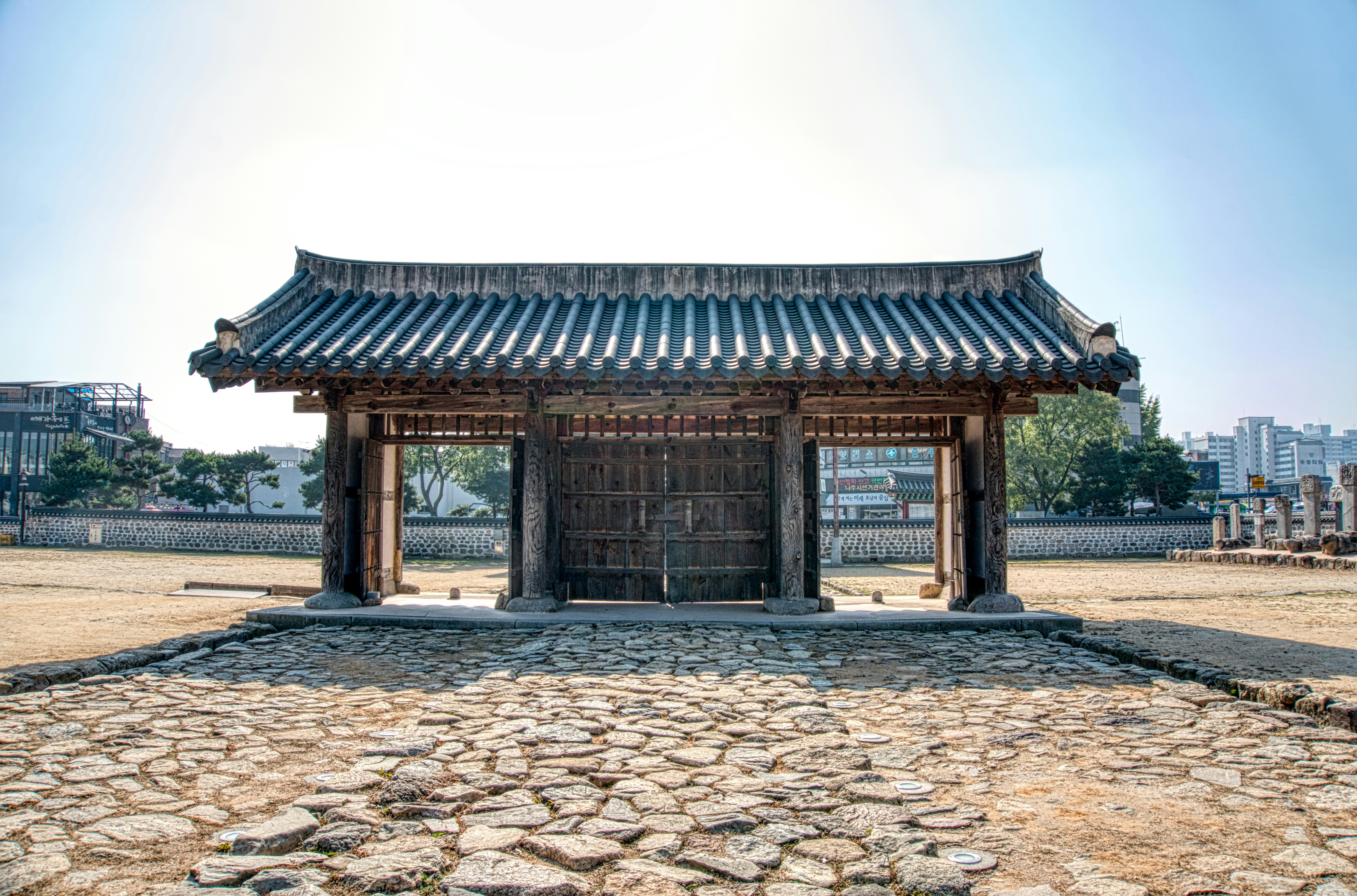 Photo by thomaskinto