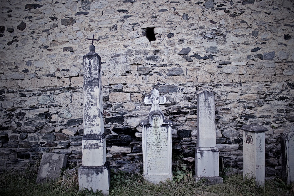 tomb head stone