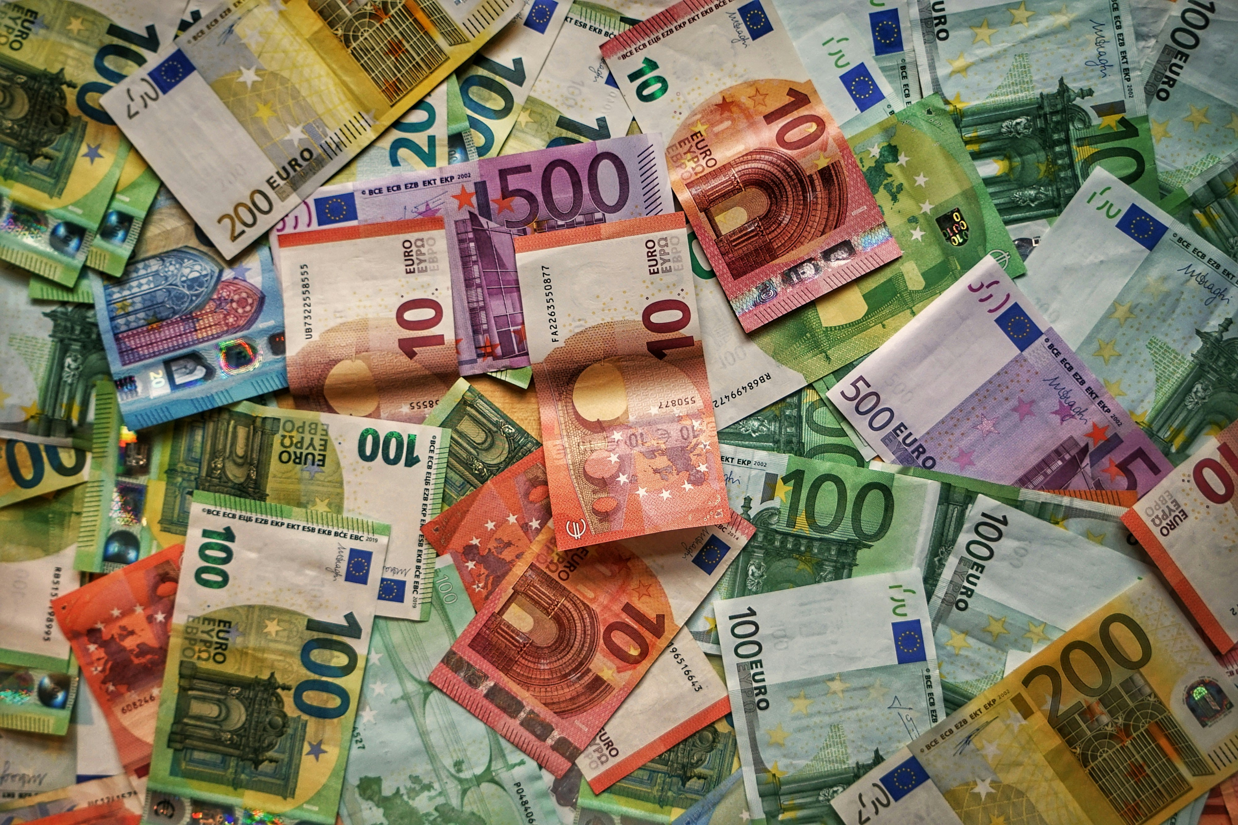 تصاعد الإنفاق العسكري الأوروبي: هل نشهد بداية لجيش أوروبي موحّد؟