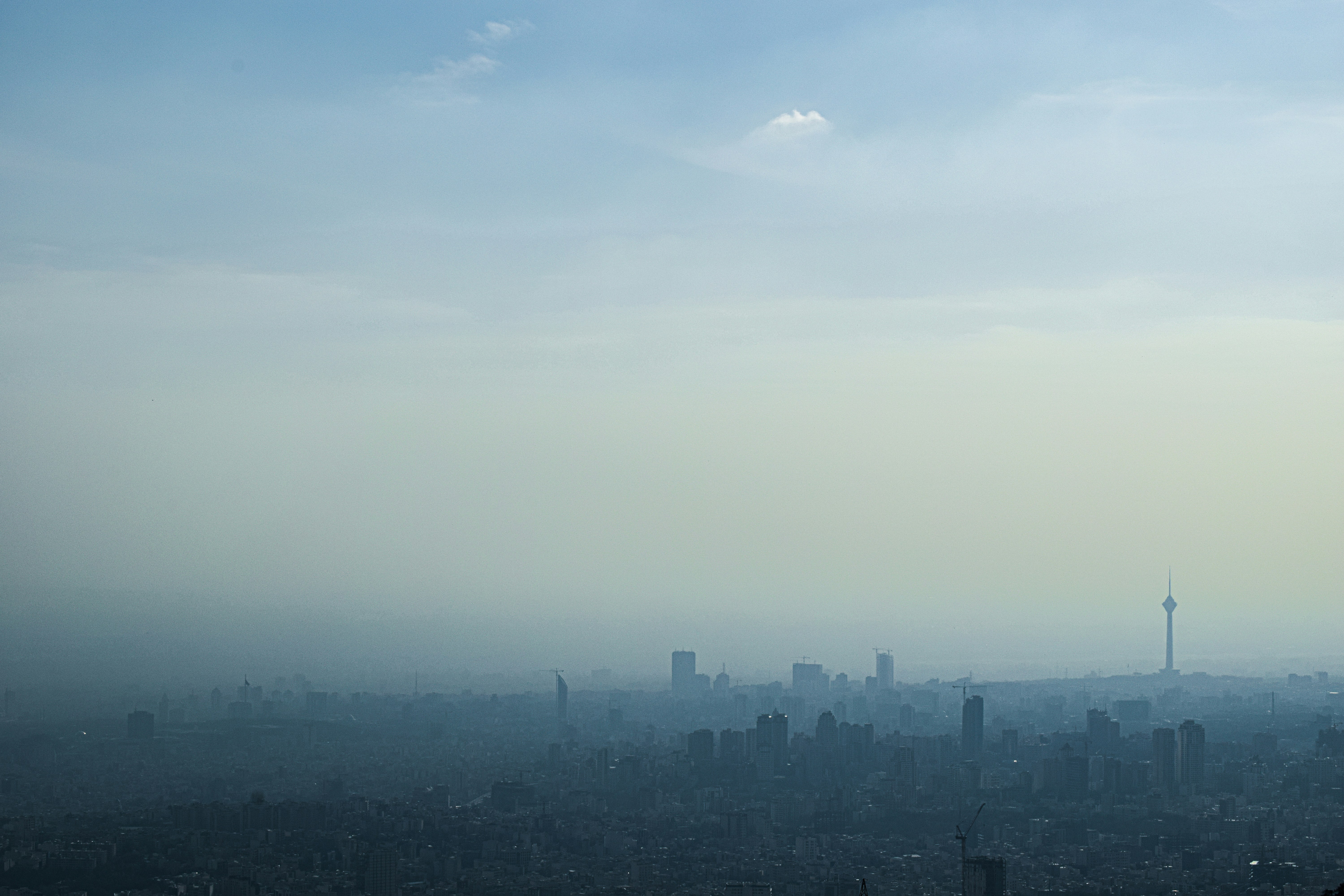 Comparative chart of air quality levels in Punjab and Oregon cities