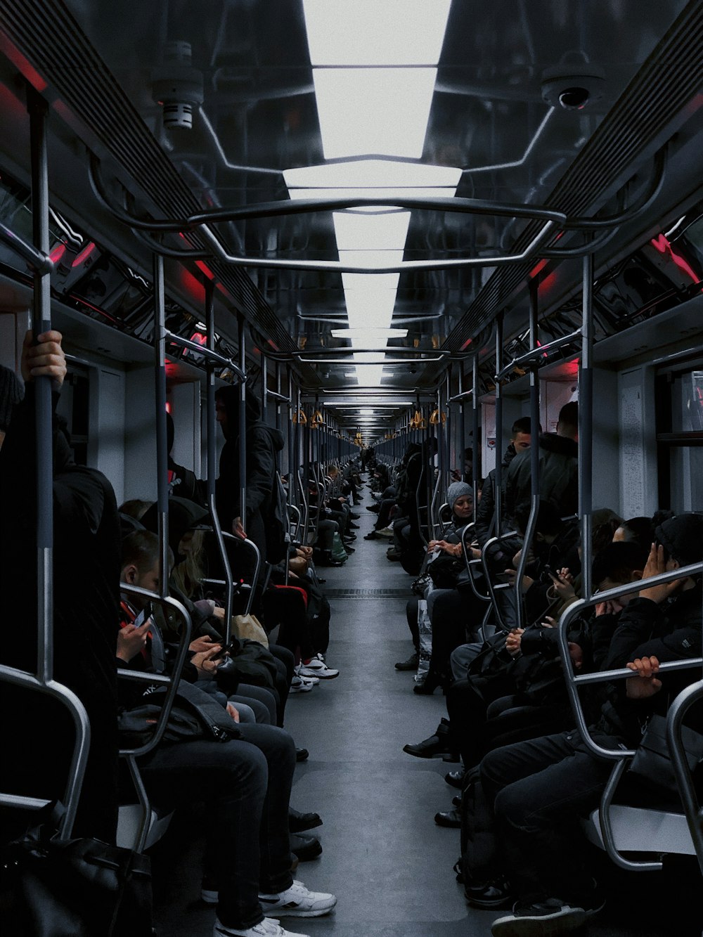 灰色の列車
