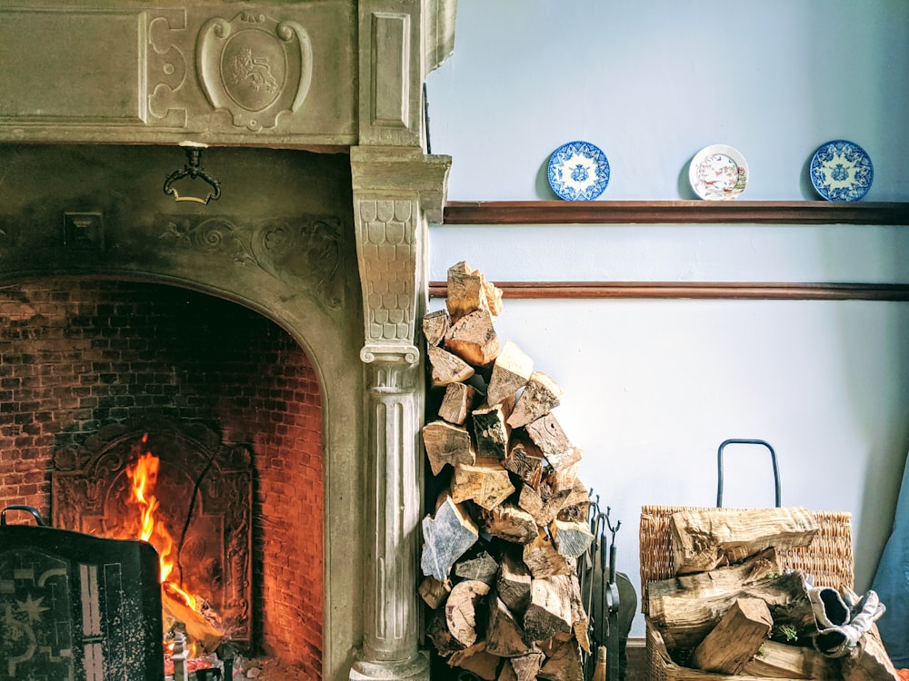 how corbels are used on fireplaces