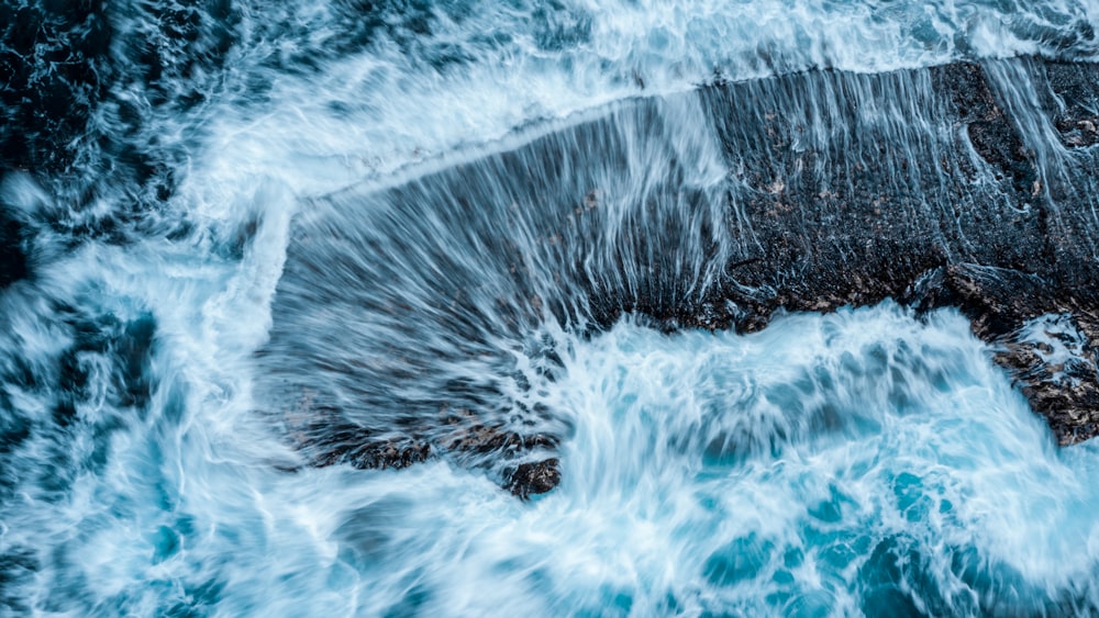 aerial photography of ocean waves