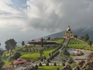 buddha statue during daytime