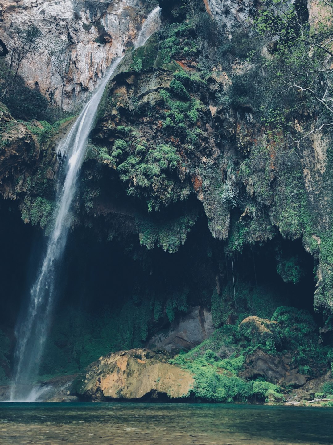 travelers stories about Waterfall in Cascadas del Chipitin, Mexico