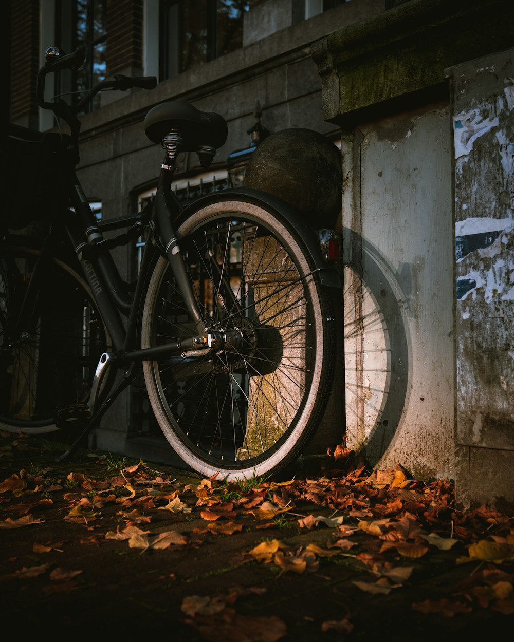 black cruiser bike