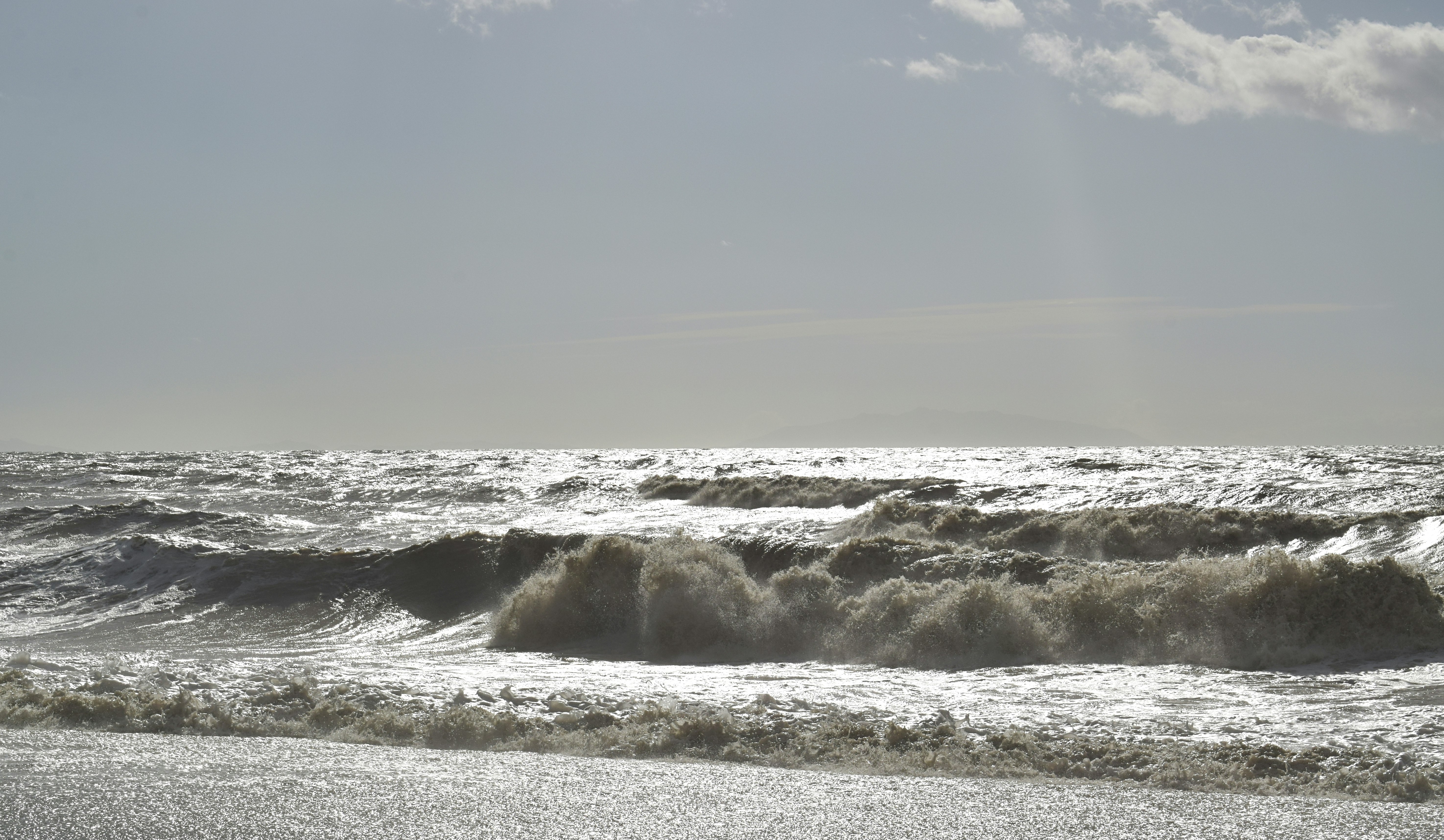 wavy ocean during daytime