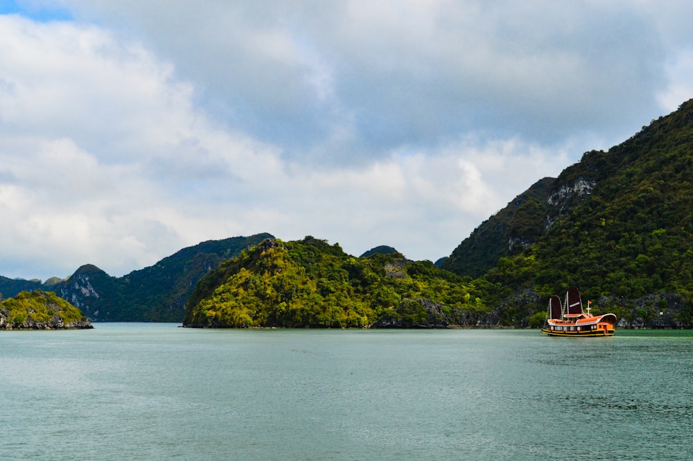 floating restaurant near islands