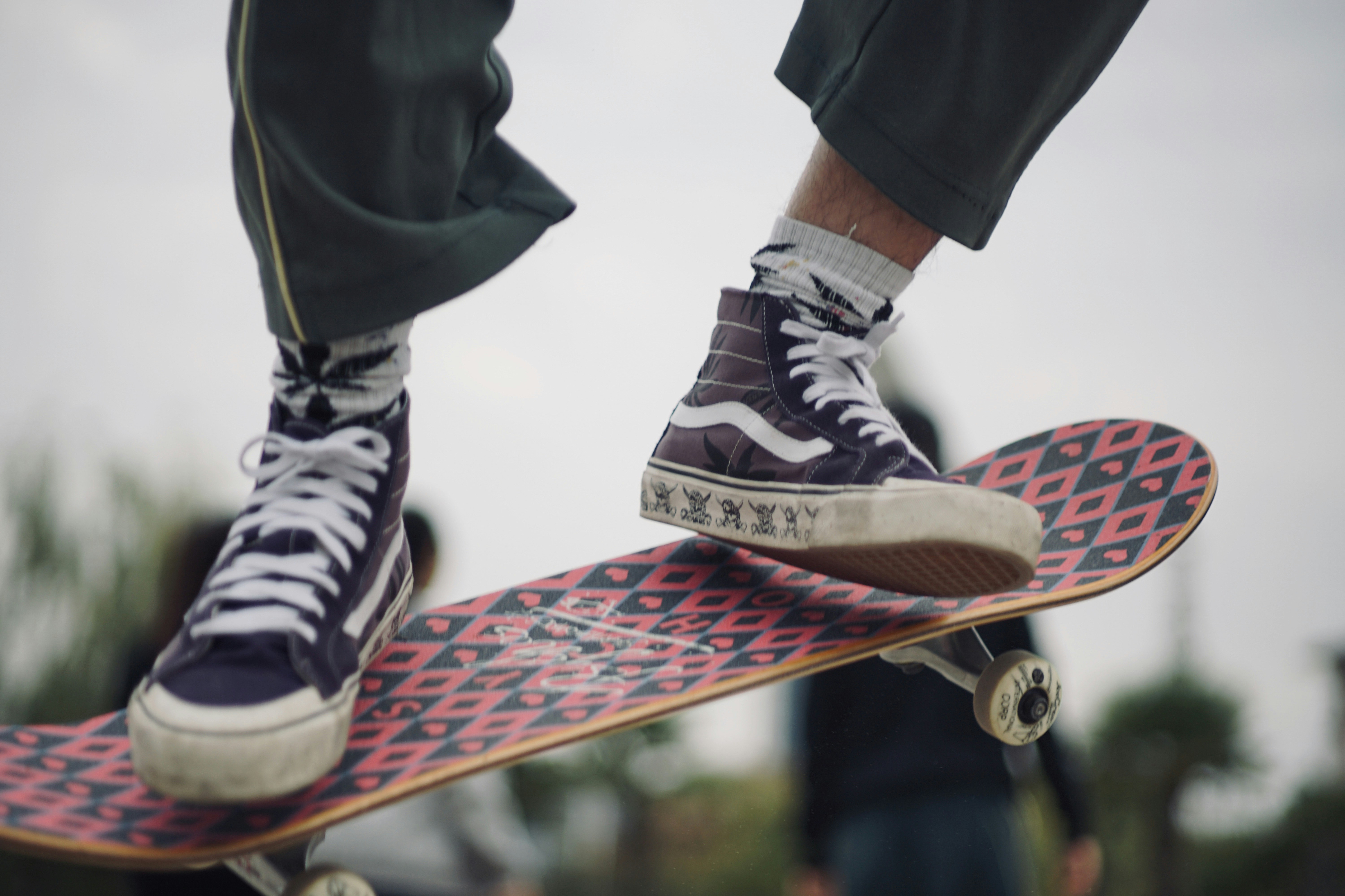 زوجين vans shoes on a skateboard 