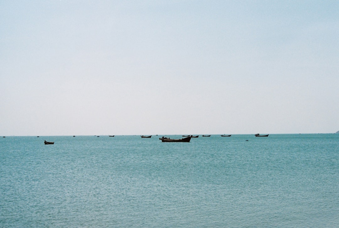 photography of boats during daytime