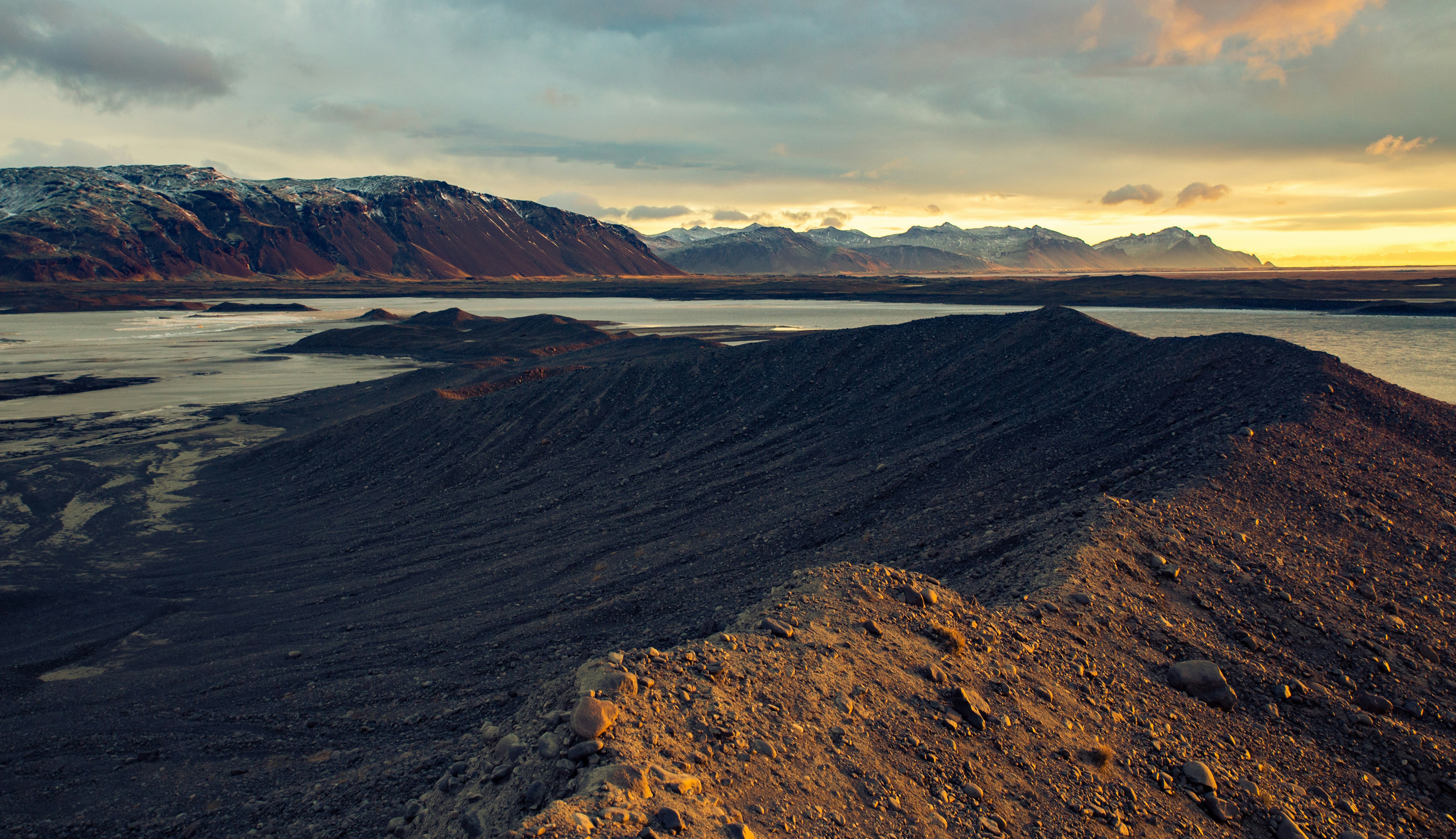 Photo by arnaudmariat