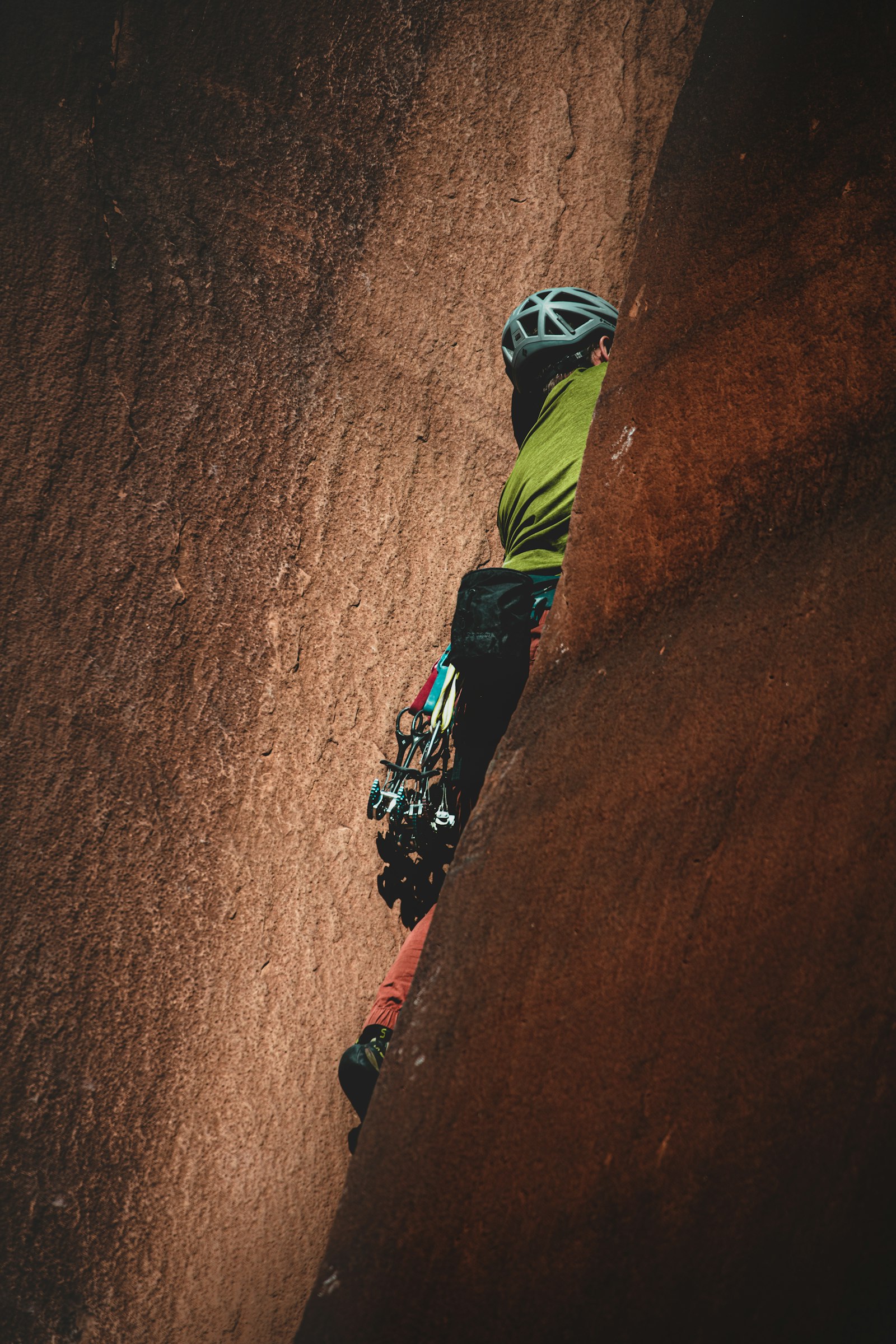 Canon EOS 5DS + Canon EF 100-400mm F4.5-5.6L IS II USM sample photo. Person rock climbing photography