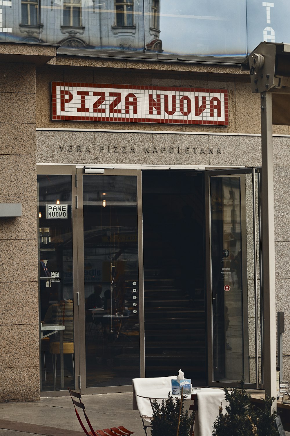 Pizza Nuova vitrine