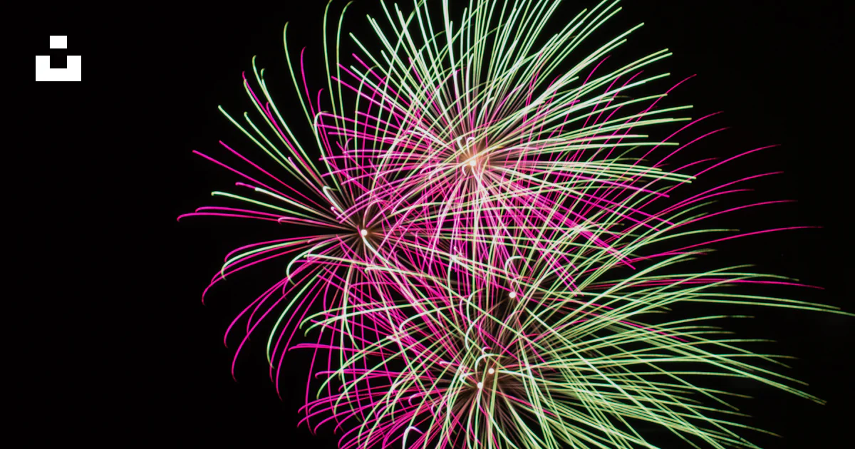 Spring Color Fireworks Green and pink fireworks photo – Free Tomelloso Image on Unsplash