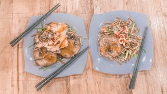 The Definite Guide to Hawker Centres in Singapore prawn noodles