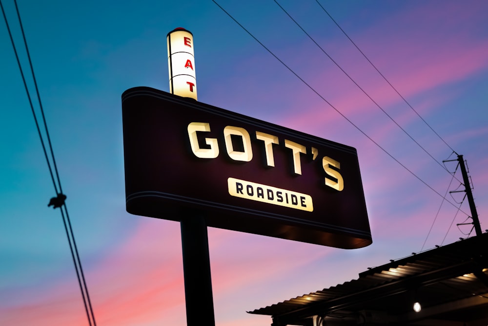 Gott's Roadside signage