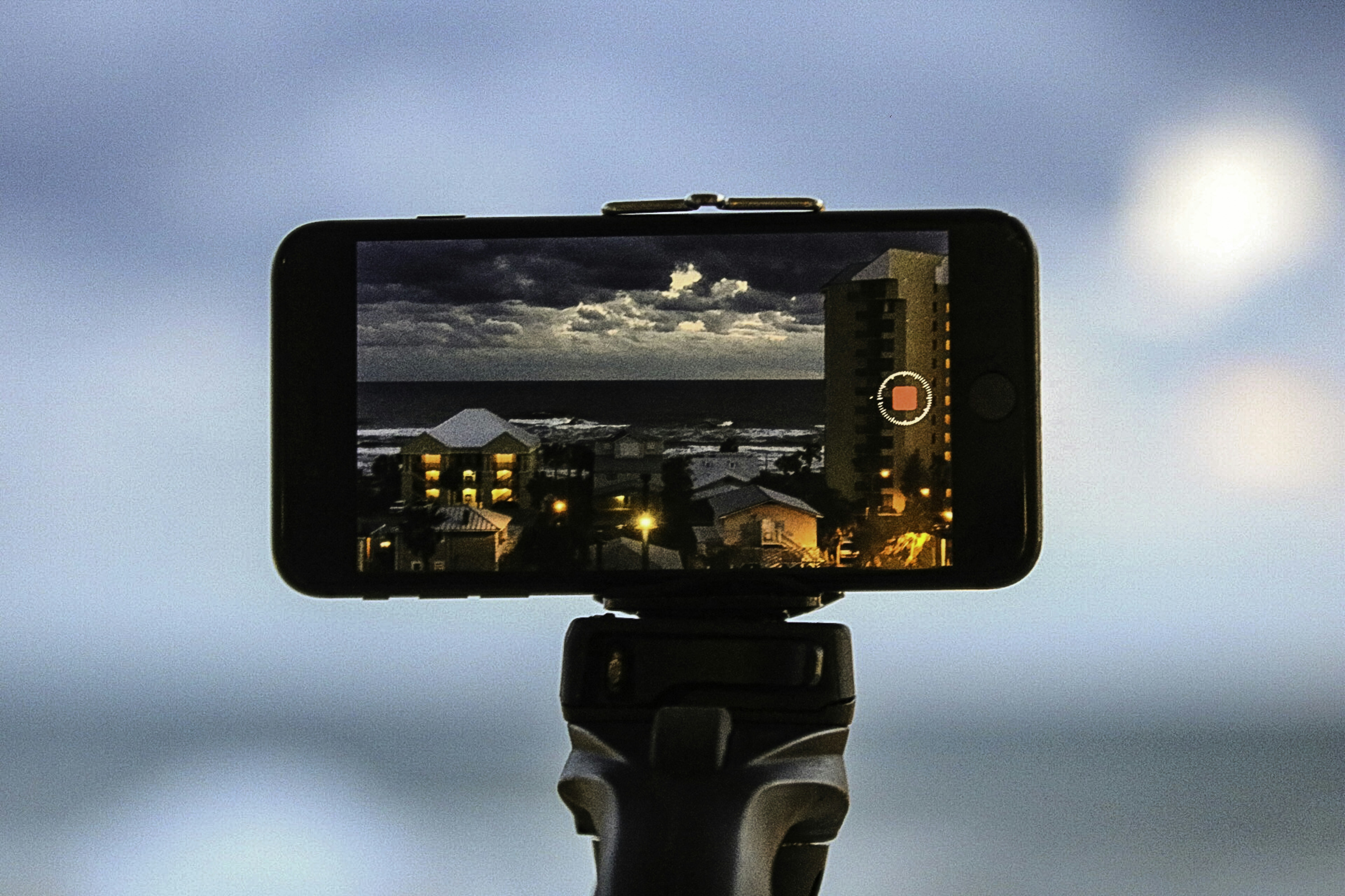 實體行業拍片教學：手機運鏡技巧大公開，菜市場也能拍出吸睛品牌影片！：實際怎麼做：手機運鏡技巧與拍攝流程