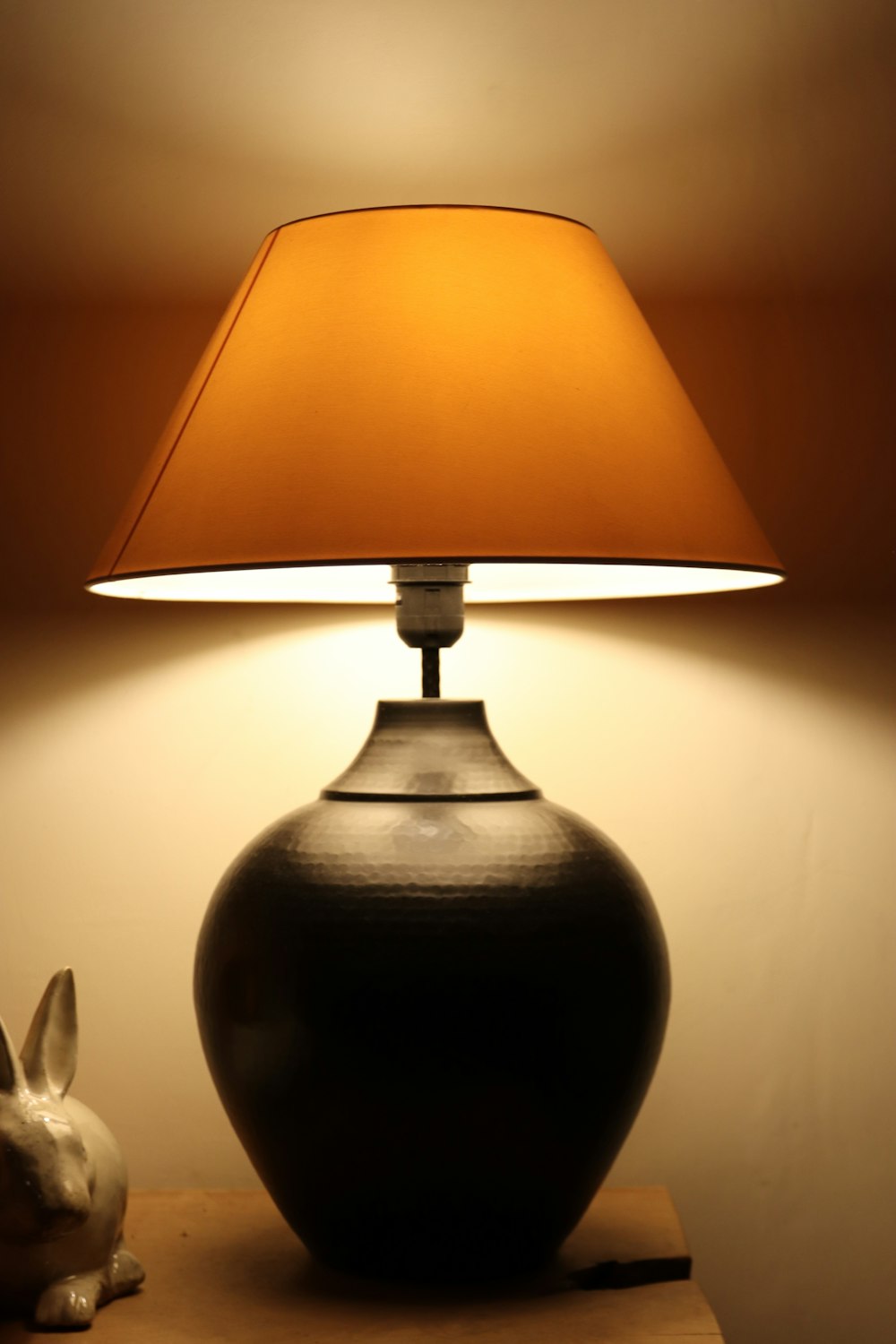 black and brown table lamp