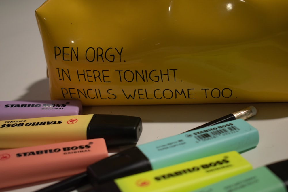 assorted-color highlighter pen