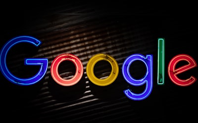 Pozycjonowanie stron internetowych w Białymstoku - Google logo neon light signage