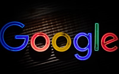 Pozycjonowanie stron internetowych w Rudzie Śląskiej - Google logo neon light signage