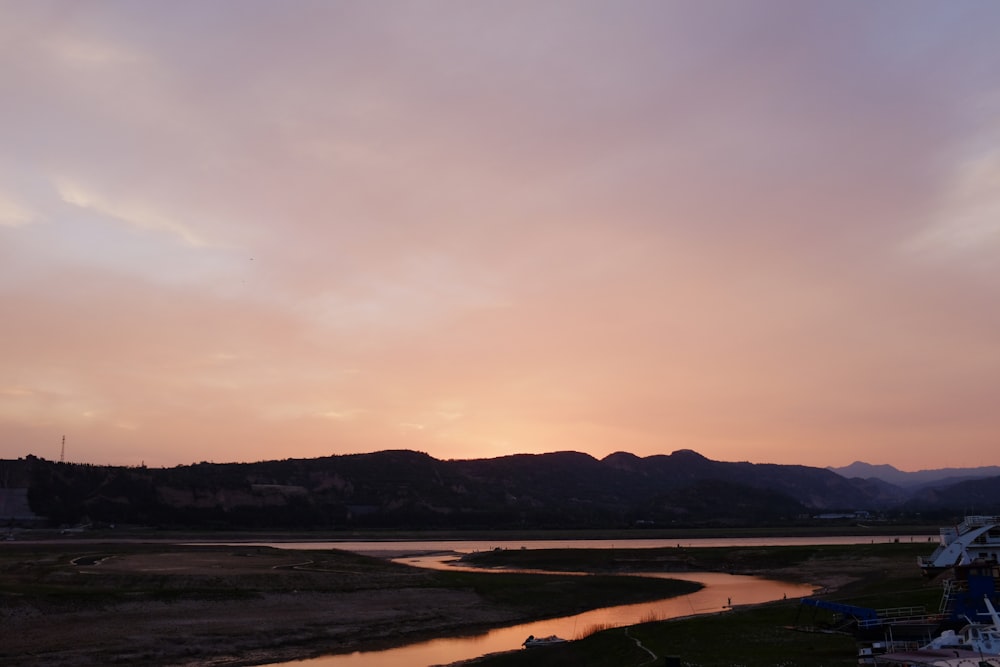 silhouette of mountains during daytime