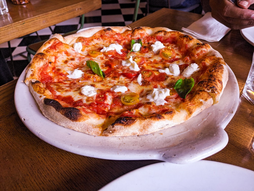 pizza con cacio e peperoni