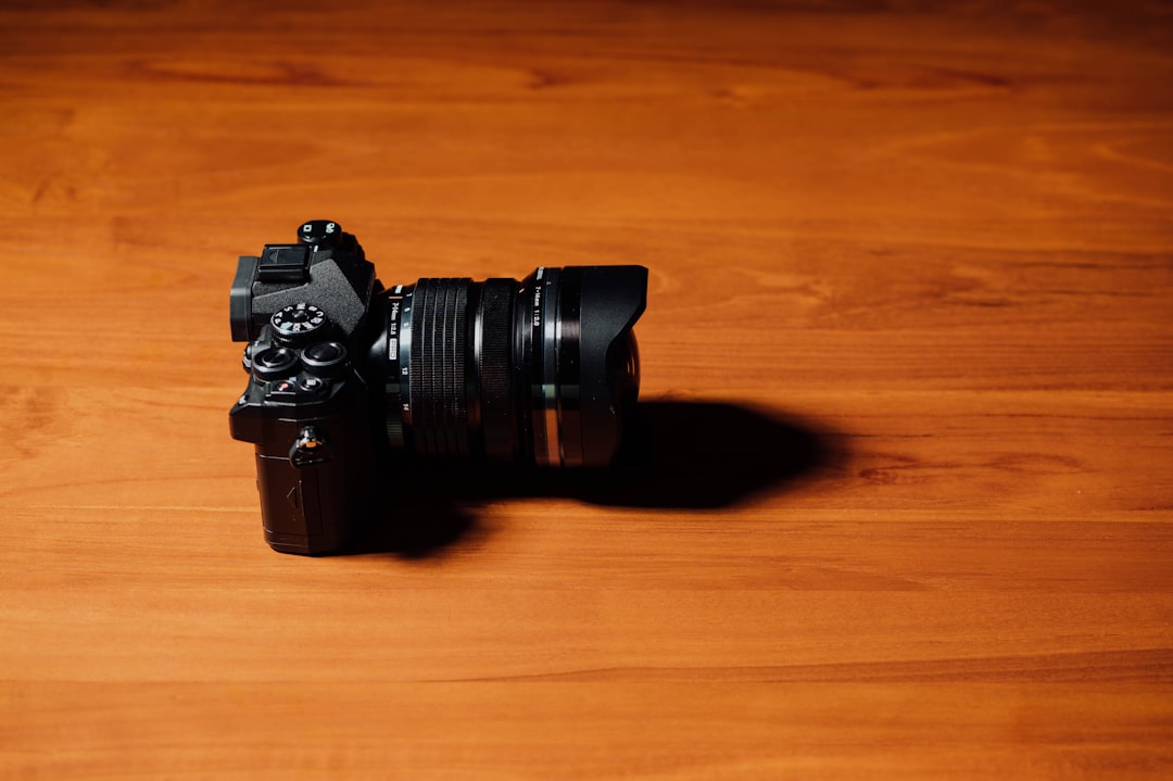 black DSLR camera