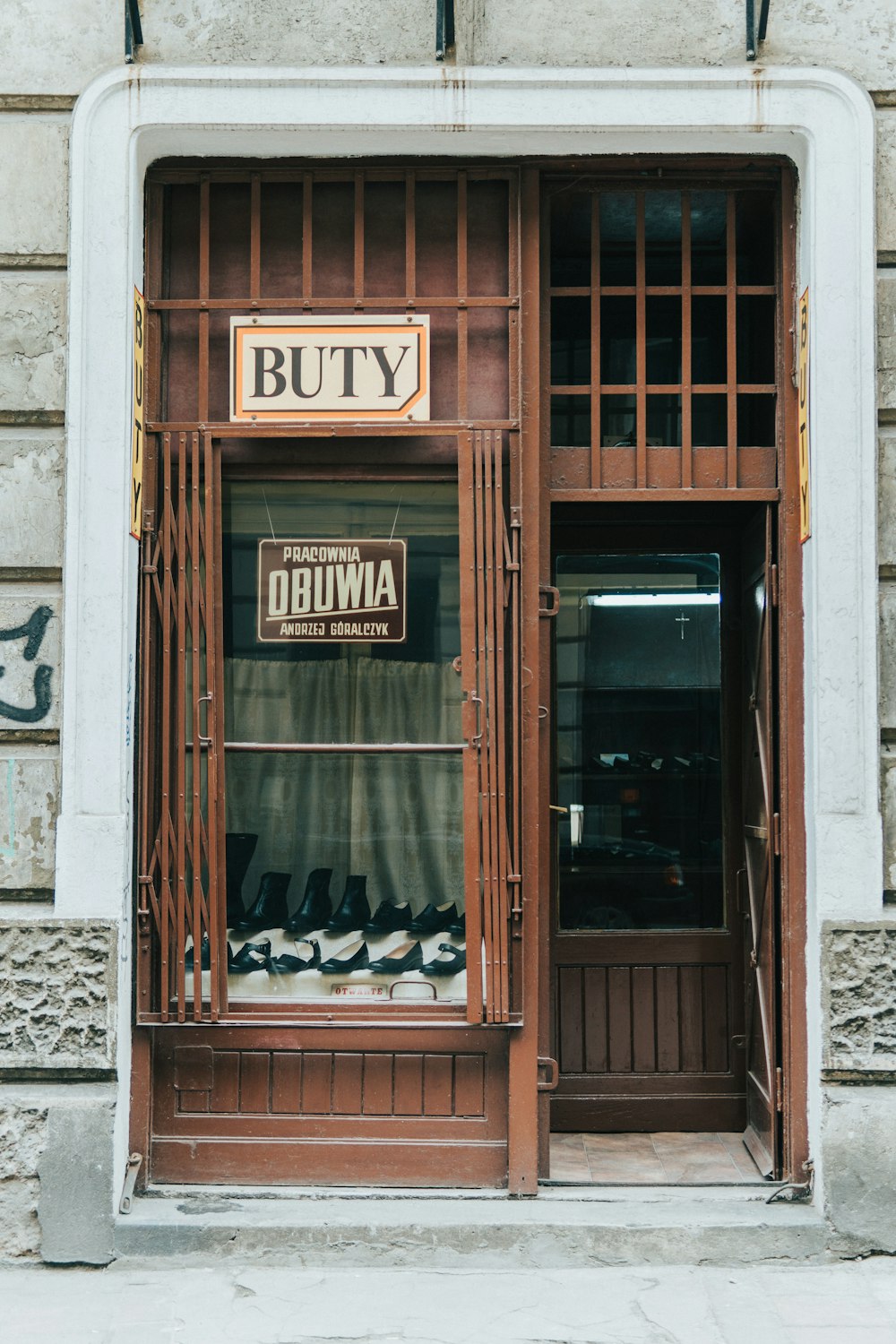 open Buty store