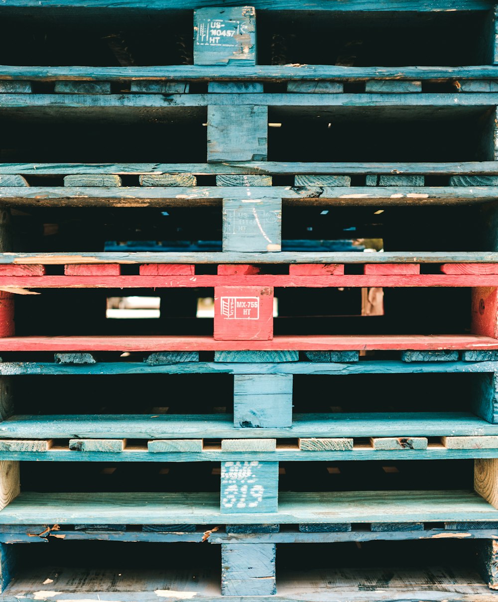 blue and red pallet lot