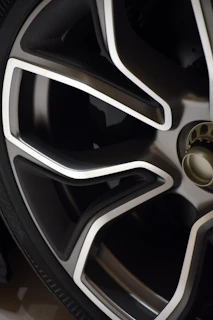 Detail shot of Jaecoo wheel design highlighting modern rims and tires.