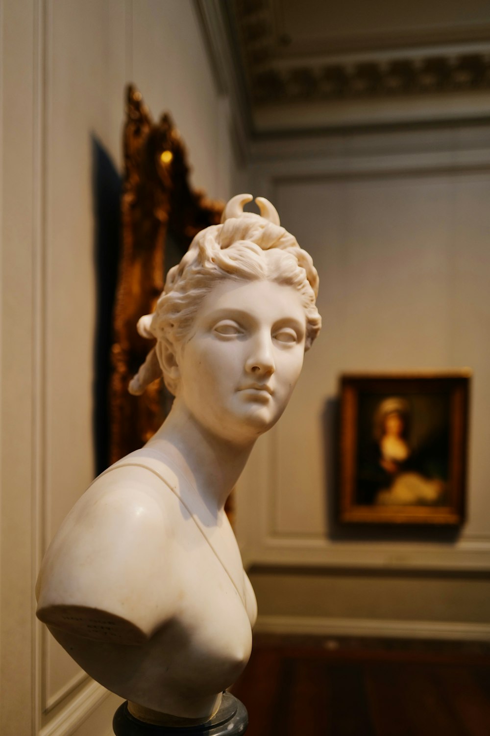 woman bust statue