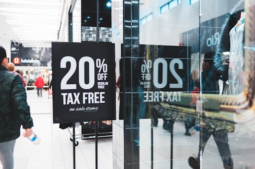 20% off tax free signage