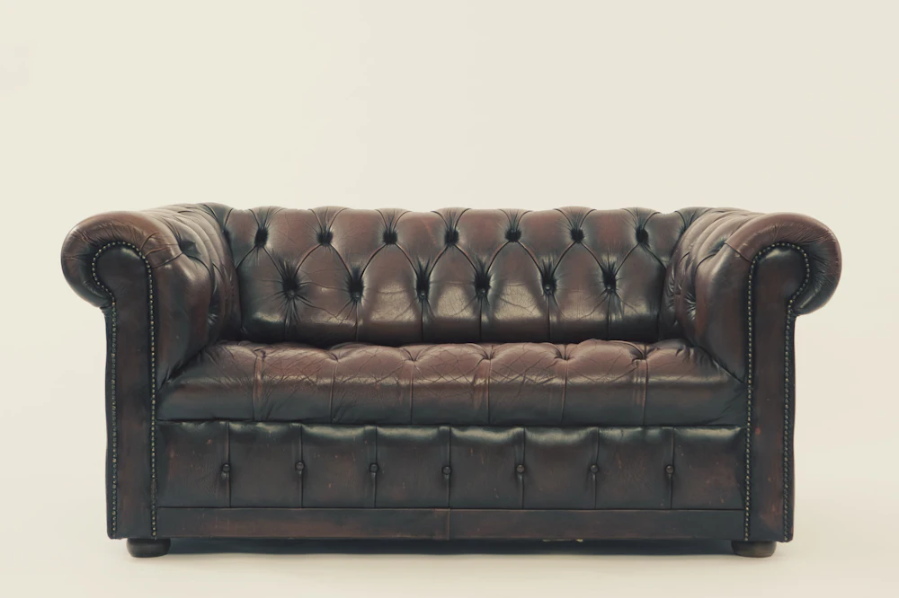 Second-hand leather sofa at Sadra Used Furniture