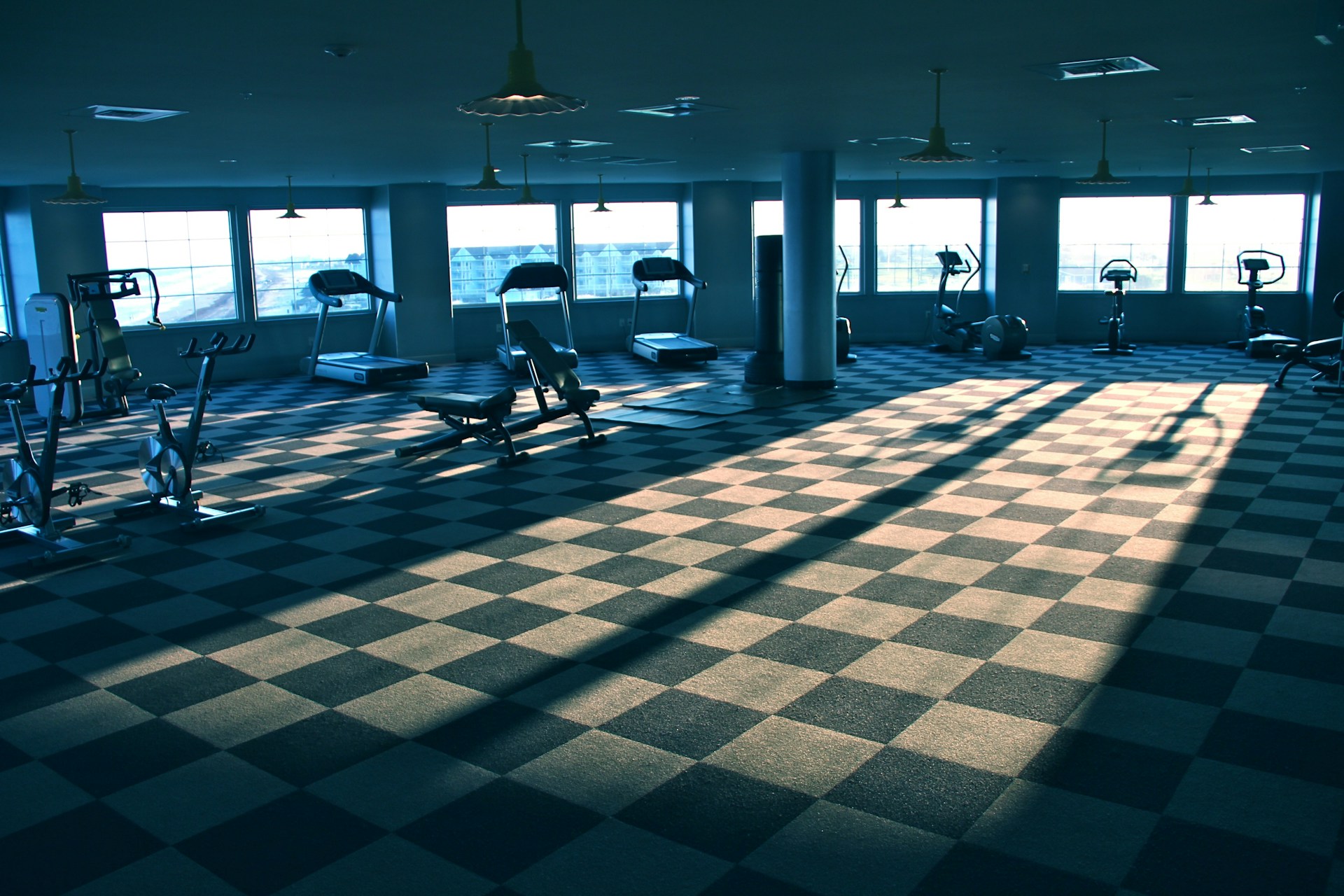 fitness machines in room