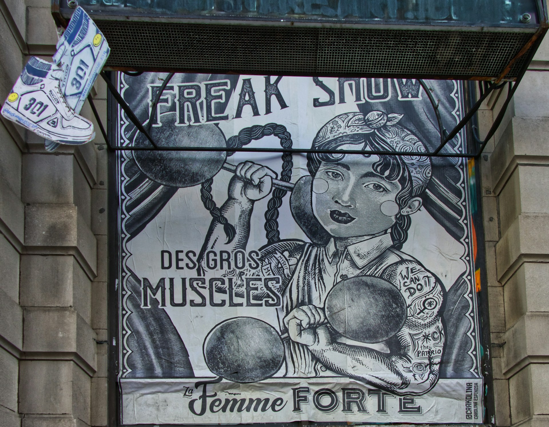 black and white bed linen