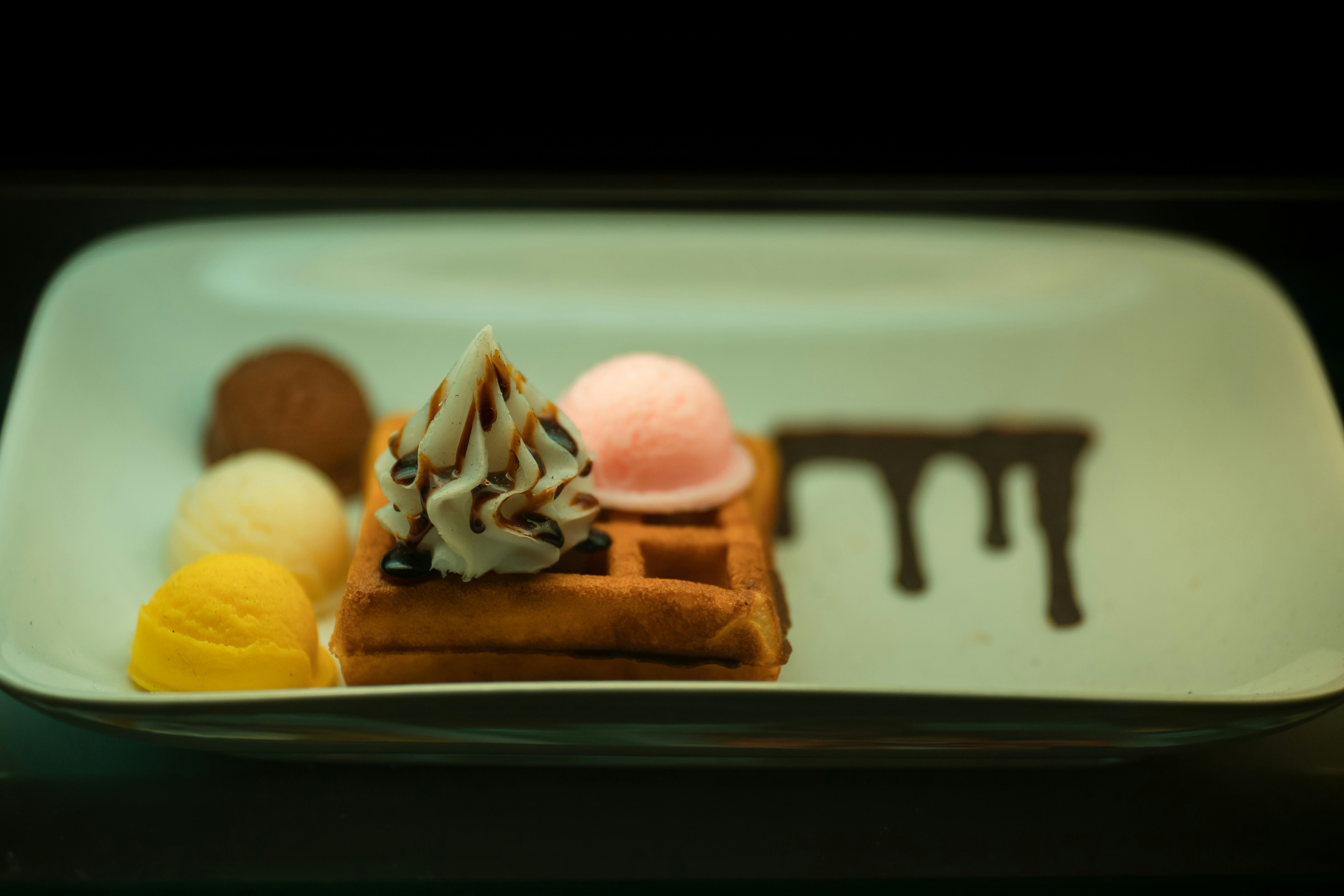 plate of ice cream, ice cream